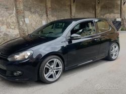 Nero Usata 2010 VW Golf VI R-line Tre volumi | 7900 € (Molto cara)