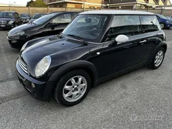 Nero tetto bianco Usata 2006 Mini ONE Due volumi | 3490 € (Buon prezzo)