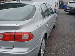 Grigio Usata 2006 Renault Laguna II Initiale Tre volumi | 2000 €