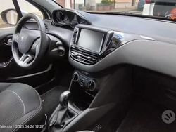 Bianco Usata 2017 Peugeot 208 Due volumi | 8500 € (Ottimo prezzo)