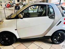 Bianco Usata 2009 Smart ForTwo Coupé Pure Due volumi | 5400 € (Buon prezzo)