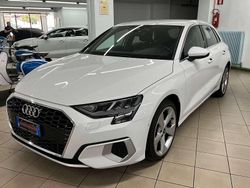 Bianco ghiaccio metallizzato Usata 2021 Audi A3 Business Tre volumi | 28.299 € (Buon prezzo)