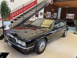 Nero Usata 1991 Jaguar XJR Tre volumi | 11.990 €