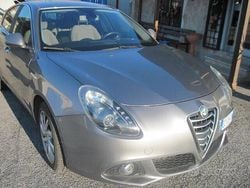 Grigio Usata 2015 Alfa Romeo Giulietta Distinctive Tre volumi | 8499 € (Buon prezzo)