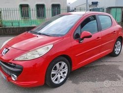 Rosso Usata 2006 Peugeot 207 Tre volumi | 1750 € (Buon prezzo)