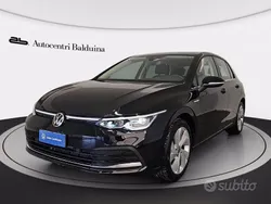 Nero perla Usata 2022 VW Golf VIII Style Tre volumi | 23.800 € (Buon prezzo)