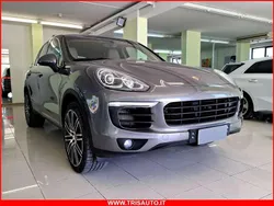 Grigio chiaro Usata 2017 Porsche Cayenne SUV | 28.500 € (Super prezzo)