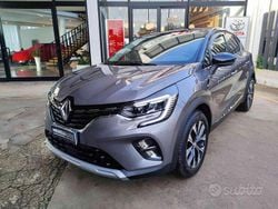 Grigio Usata 2024 Renault Captur Techno SUV | 16.900 € (Buon prezzo)