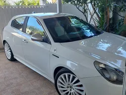 Usata 2011 Alfa Romeo Giulietta Quadrifoglio Due volumi | 9500 € (Buon prezzo)