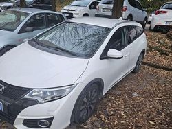 Usata 2015 Honda Civic Elegance Station wagon | 12.499 € (Cara)