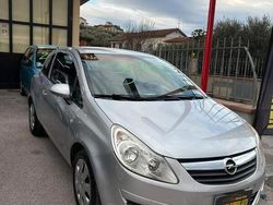 Grigio Usata 2009 Opel Corsa Tre volumi | 2500 € (Buon prezzo)