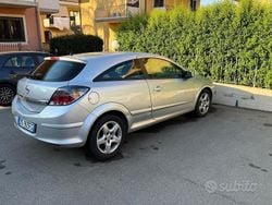 Grigio Usata 2006 Opel Astra GTC Coupé | 1999 €