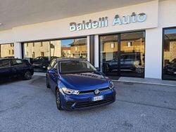 Azzurro metallizzato Usata 2022 VW Polo Tre volumi | 16.800 € (Buon prezzo)
