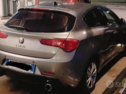 Usata 2013 Alfa Romeo Giulietta Due volumi | 7500 € (Buon prezzo)