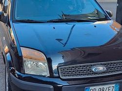 Nero Usata 2008 Ford Fusion Tre volumi | 1700 €