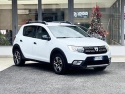 Bianco Usata 2019 Dacia Sandero Tre volumi | 7900 € (Ottimo prezzo)