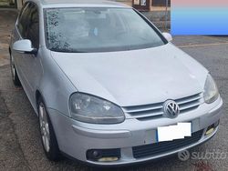 Grigio Usata 2004 VW Golf V Tre volumi | 1500 € (Buon prezzo)