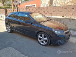 Nero Usata 2007 Opel Astra GTC Cosmo Coupé | 2690 € (Buon prezzo)