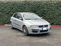 Grigio Usata 2005 Fiat Stilo Active Tre volumi | 1300 € (Buon prezzo)