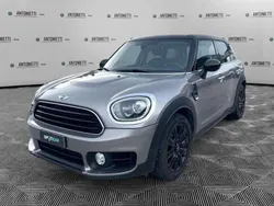 Oro Usata 2017 Mini Cooper Countryman Hype SUV | 17.400 € (Buon prezzo)