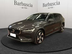 Grigio Usata 2022 Volvo V60 CC Plus Station wagon | 32.750 € (Super prezzo)