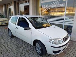 Bianco Usata 2004 Fiat Punto Active Tre volumi | 2700 € (Cara)