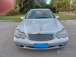 Usata 2001 Mercedes C220 Tre volumi | 5450 € (Molto cara)