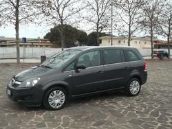 Grigio Usata 2013 Opel Zafira Monovolume | 4500 € (Ottimo prezzo)