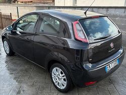 Nero Usata 2012 Fiat Punto Lounge Tre volumi | 3750 € (Buon prezzo)