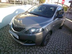Grigio pietra met. Usata 2024 Lancia Ypsilon Gold Due volumi | 13.500 € (Buon prezzo)