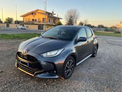 Grigio Usata 2023 Toyota Yaris Trend Tre volumi | 15.300 € (Buon prezzo)