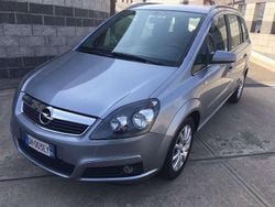 Argento Usata 2007 Opel Zafira Enjoy Monovolume | 4900 € (Buon prezzo)