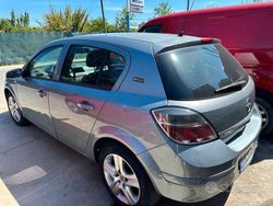 Grigio Usata 2009 Opel Astra Tre volumi | 900 € (Super prezzo)