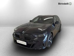 Black sapphire metallizzato Usata 2024 BMW 520 Shadowline Station wagon | 63.500 € (Molto cara)