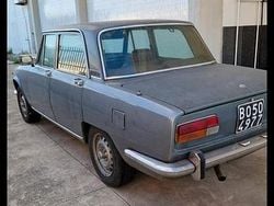 Grigio Usata 1970 Alfa Romeo 2000 Tre volumi | 13.000 €