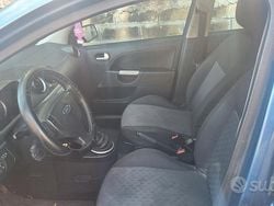 Blu Usata 2006 Ford Fiesta Ghia Tre volumi | 600 € (Super prezzo)