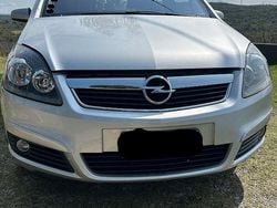 Grigio Usata 2006 Opel Zafira Monovolume | 5400 € (Molto cara)