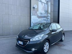 Grigio Usata 2014 Peugeot 208 Allure Due volumi | 6000 € (Buon prezzo)