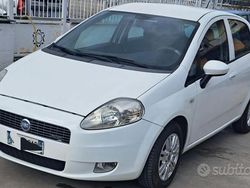 Bianco Usata 2007 Fiat Grande Punto Dynamic Due volumi | 2000 € (Buon prezzo)