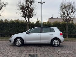 Grigio Usata 2010 VW Golf Comfortline Tre volumi | 5000 € (Buon prezzo)