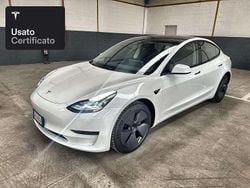 Pearl white multicoat Usata 2023 Tesla Model 3 RWD Tre volumi | 33.200 € (Buon prezzo)