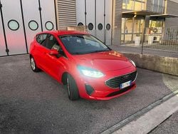 Race red pastello Usata 2022 Ford Fiesta Titanium Tre volumi | 13.900 € (Buon prezzo)