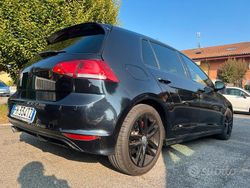 Nero Usata 2017 VW Golf VII R-line Tre volumi | 11.500 € (Buon prezzo)
