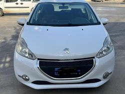 Bianco Usata 2015 Peugeot 208 Due volumi | 4500 € (Ottimo prezzo)