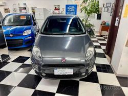 Grigio Usata 2015 Fiat Punto Lounge Tre volumi | 5990 € (Ottimo prezzo)