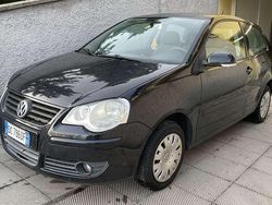 Nero Usata 2006 VW Polo Comfortline Tre volumi | 1500 € (Ottimo prezzo)