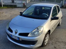 Usata 2006 Renault Clio II | 1990 € (Buon prezzo)