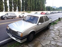 Grigio Usata 1984 Opel Ascona Tre volumi | 500 €