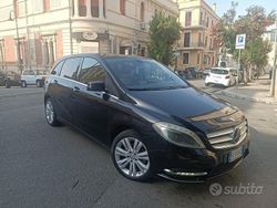 Usata 2014 Mercedes 200 Tre volumi | 9900 €