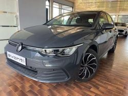 Grigio Usata 2022 VW Golf VIII Life Tre volumi | 23.500 € (Cara)